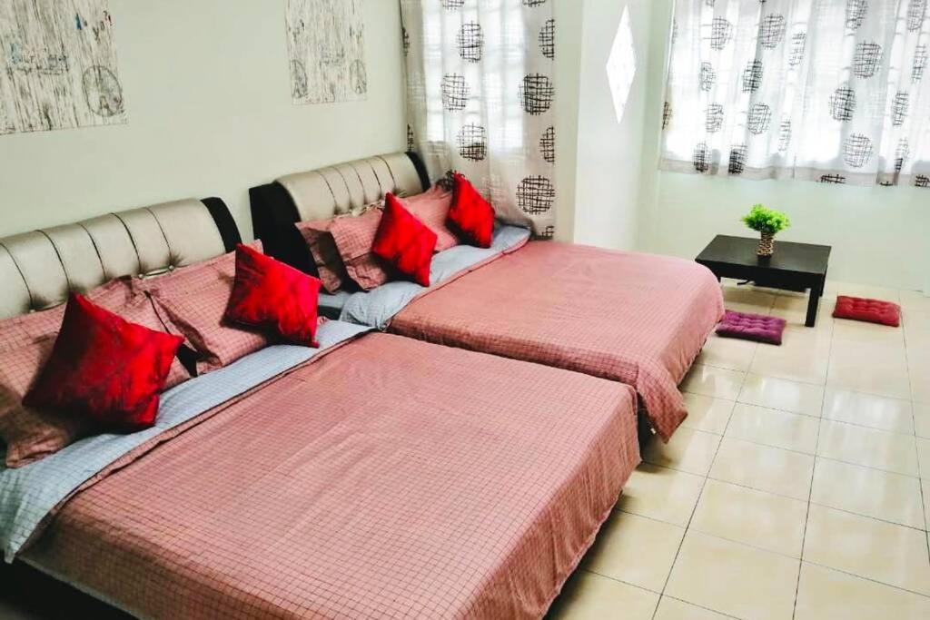 Lily Vacation Home At Cameron Highlands - 12 Pax,Free Wifi W Carporch تاناه راتا المظهر الخارجي الصورة