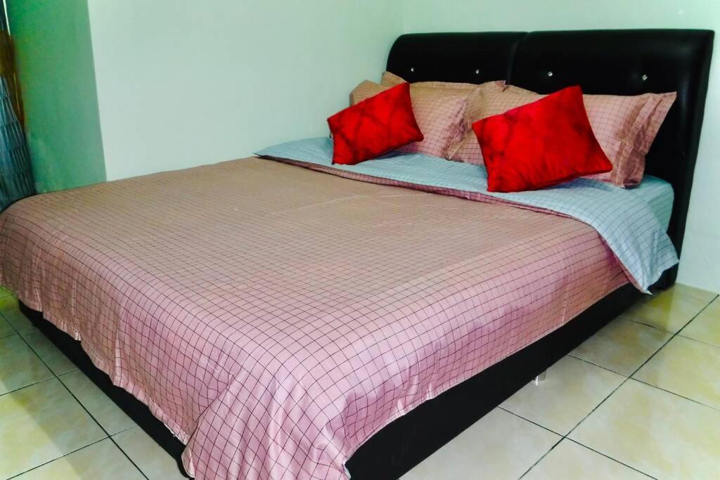 Lily Vacation Home At Cameron Highlands - 12 Pax,Free Wifi W Carporch تاناه راتا المظهر الخارجي الصورة